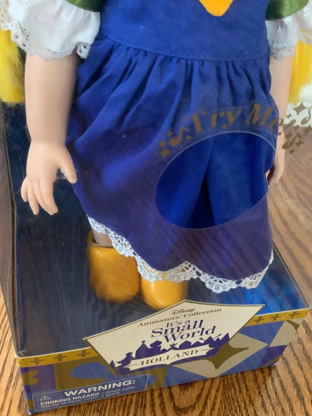 Disney Holland It's a Small World' Animator’s Collection Singing Doll New in Box
